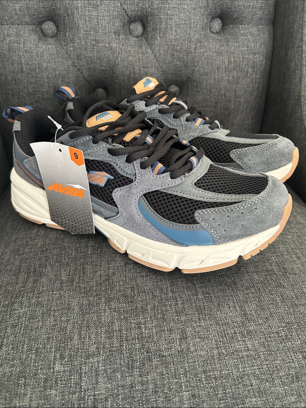NEW 🆕 Avia Men's Sneakers - Gray, Black & Blue with Tan Accents size 9